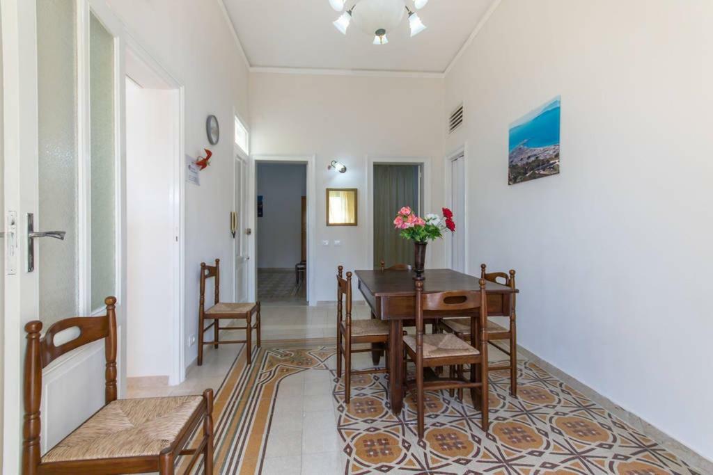 The Twins Rooms In Trapani 1 ภายนอก รูปภาพ