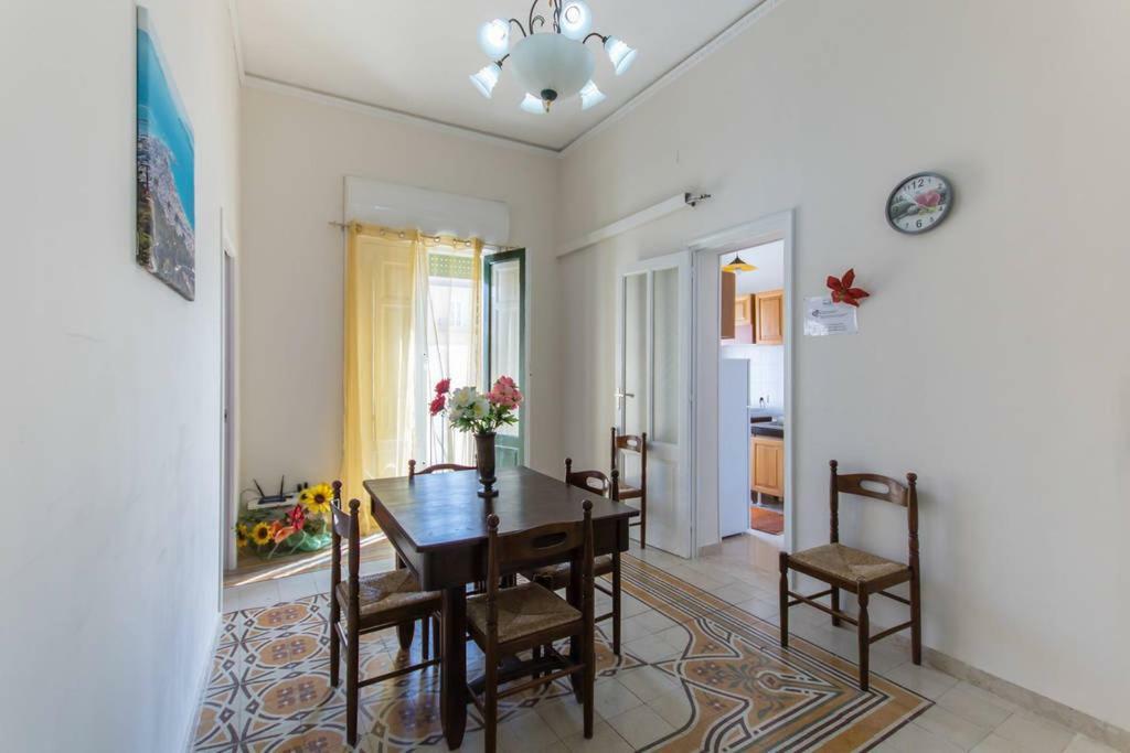 The Twins Rooms In Trapani 1 ภายนอก รูปภาพ